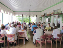 Ravintola Pohjakulma, saaristolais ruokapöytä.